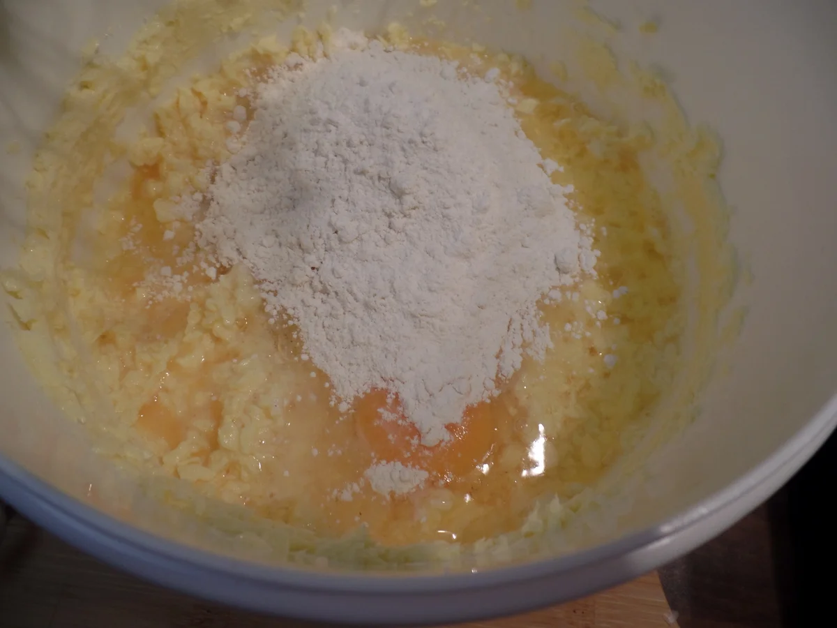 Getrocknete-Tomaten-Petersilien-Waffeln mit Schnittlauch-Schmand - Rezept - Bild Nr. 15384