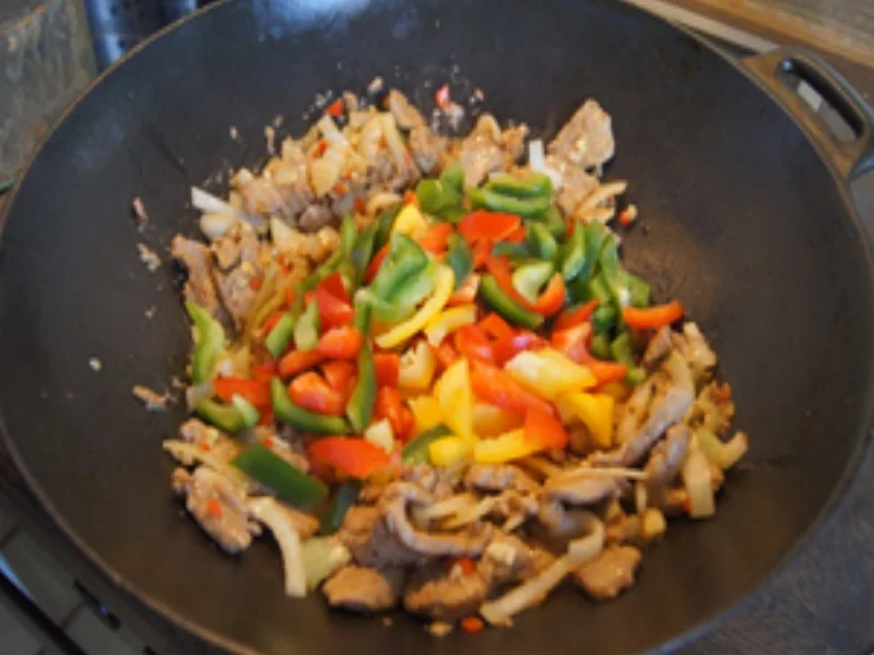 Schweinefilet mit Paprikamix und Basmatireis - Rezept - Bild Nr. 15396