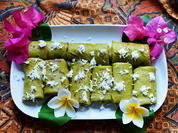 Gefüllte Pfannkuchen -- Dadar gulung kelapa - Rezept - Bild Nr. 2