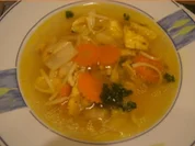 Hühnersuppe mit Gemüse, Eierstich und Schnittnudeln - Rezept - Bild Nr. 2