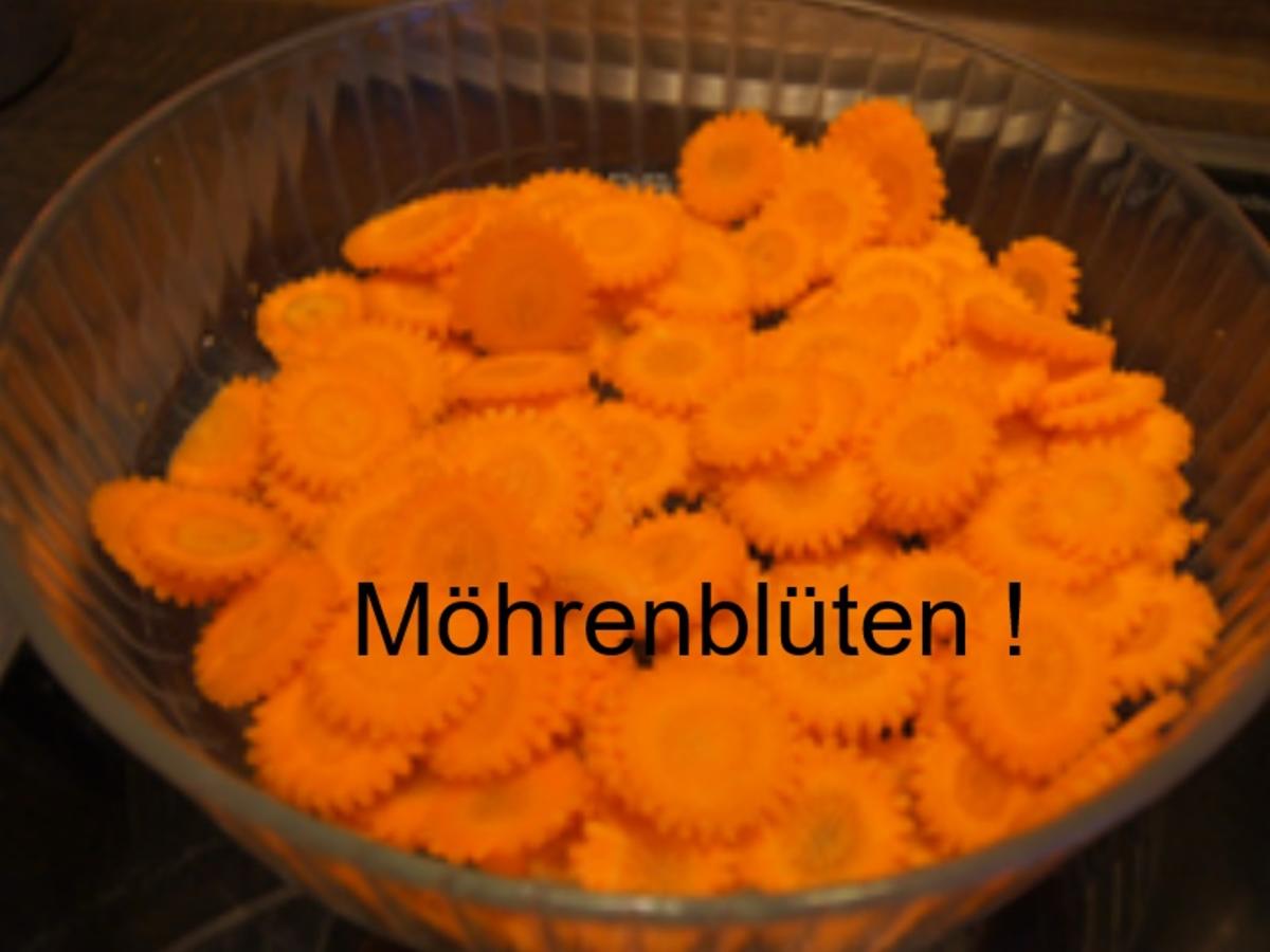 Hühnersuppe mit Gemüse, Eierstich und Schnittnudeln - einfach - von MausVoh Hühnersuppe mit Gemüse, Eierstich und Schnittnudeln - einfach - von MausVoh