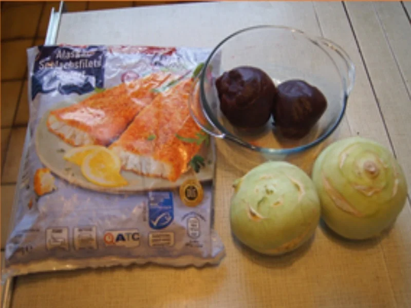 Bratfisch mit Rahm-Kohlrabi-Gemüse und Rote-Bete-Salat - Rezept - Bild Nr. 3