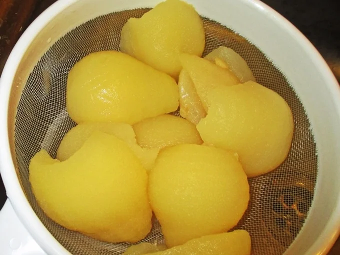 Rezept: Schokobirnen mit Waldbeereneis Bild Nr. 6 Schokobirnen mit Waldbeereneis - Rezept - Bild Nr. 6