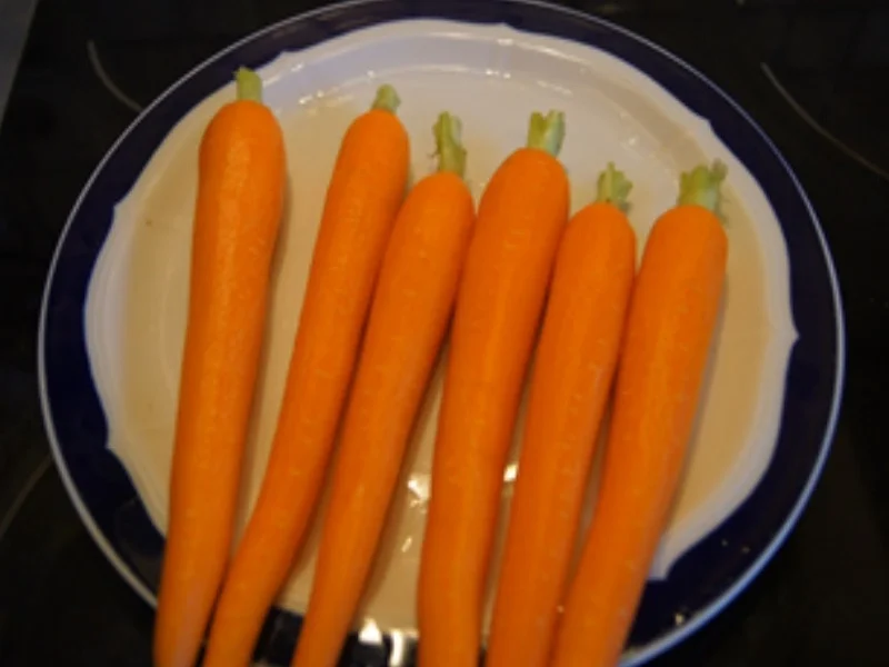 Curry-Rahmgeschnetzeltes mit Champignons, Honig-bundmöhren und Mehlklößen - Rezept - Bild Nr. 15423