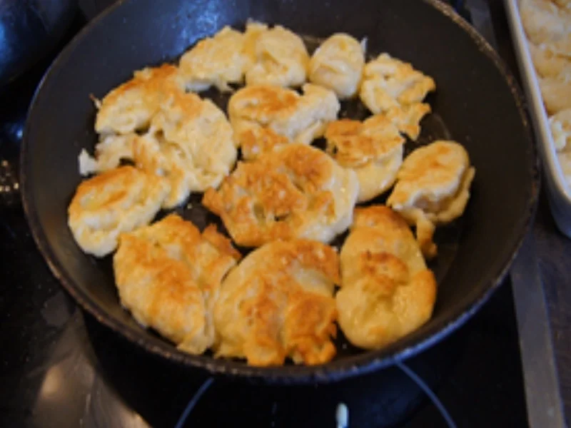 Curry-Rahmgeschnetzeltes mit Champignons, Honig-bundmöhren und Mehlklößen - Rezept - Bild Nr. 15431