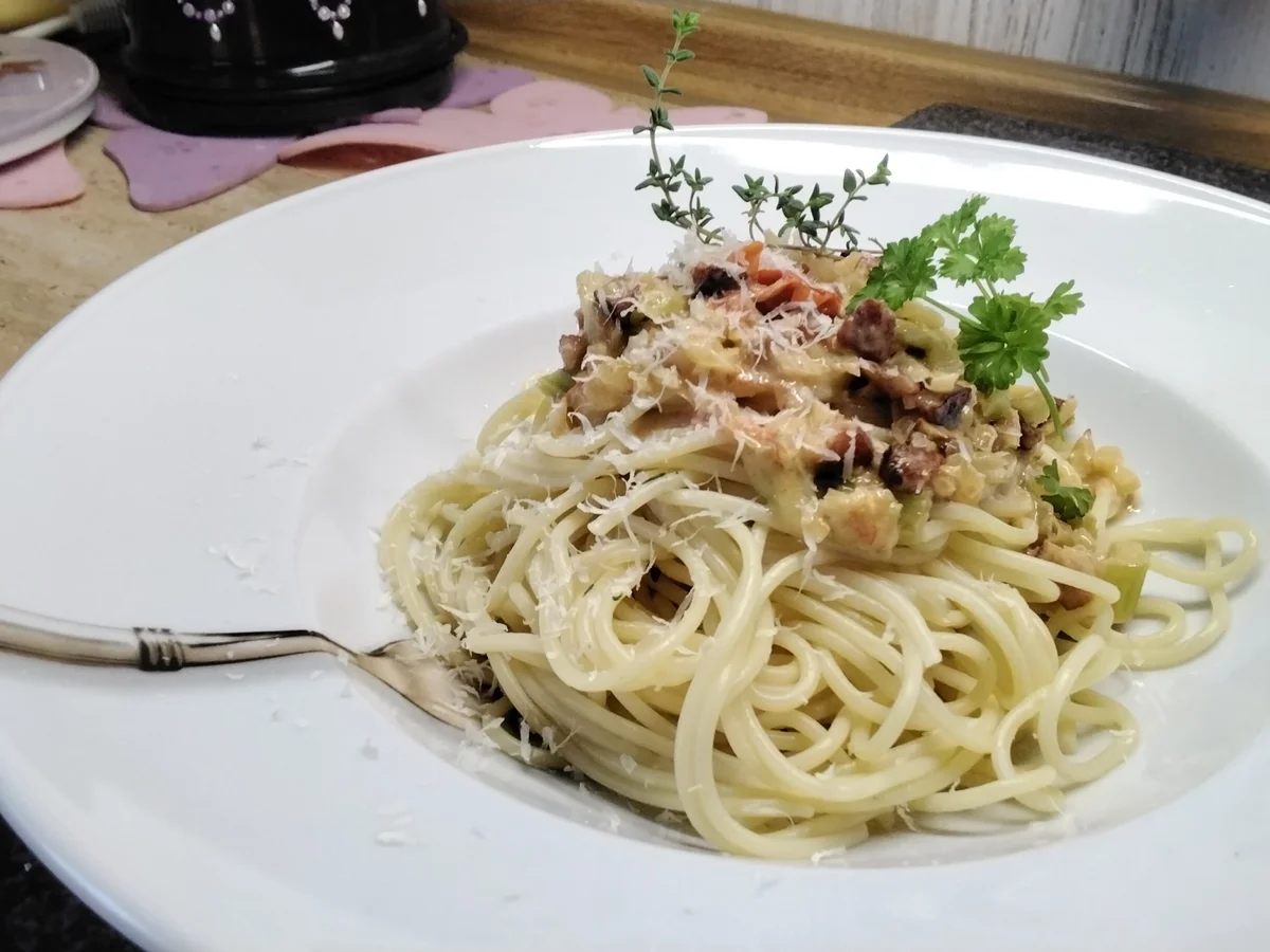 Spaghetti mit schwarzen Speck - Rezept - Bild Nr. 15426