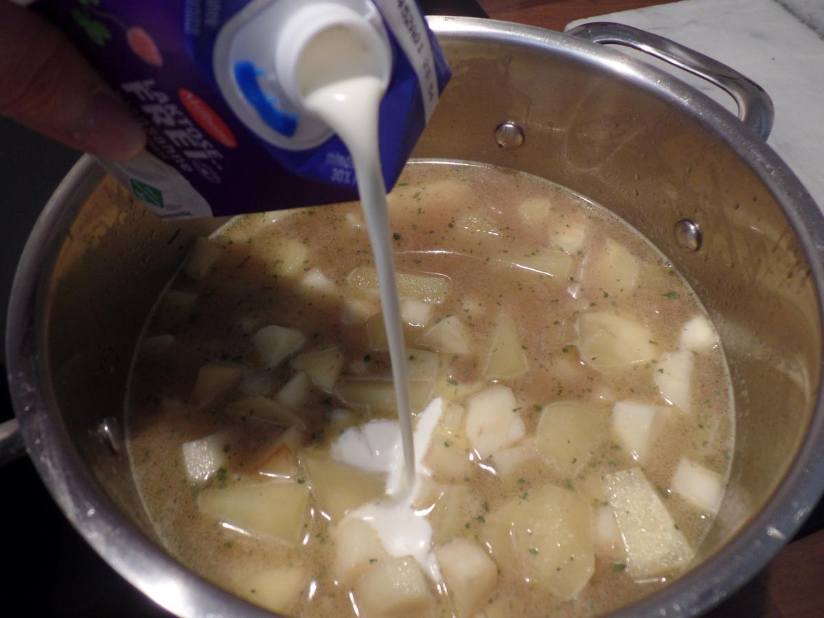 Pastinaken-Kartoffel-Suppe mit Croutons - Rezept - Bild Nr. 15431