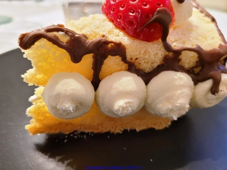 Schwammkuchen zur Back Challenge 02/2022 - Rezept - Bild Nr. 2