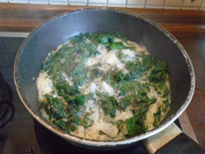 Alaska Seelachsfilet mit Rahm-Blattspinat und Möhren-Kartoffel-Stampf - Rezept - Bild Nr. 11