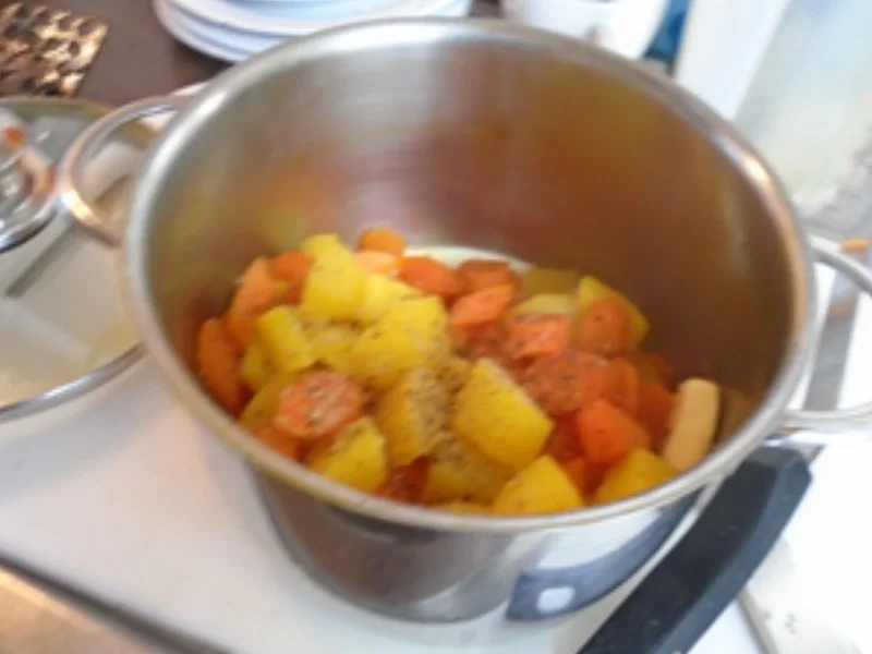 Alaska Seelachsfilet mit Rahm-Blattspinat und Möhren-Kartoffel-Stampf - Rezept - Bild Nr. 14