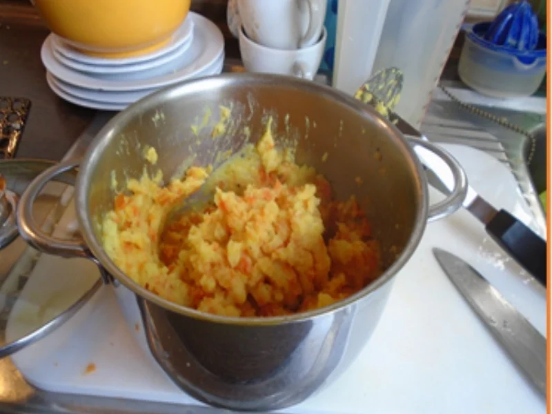 Alaska Seelachsfilet mit Rahm-Blattspinat und Möhren-Kartoffel-Stampf - Rezept - Bild Nr. 15