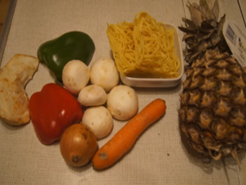 Schweinefilet ausgebacken, mit Gemüse süß-sauer und Mie-Nudeln - Rezept - Bild Nr. 15441