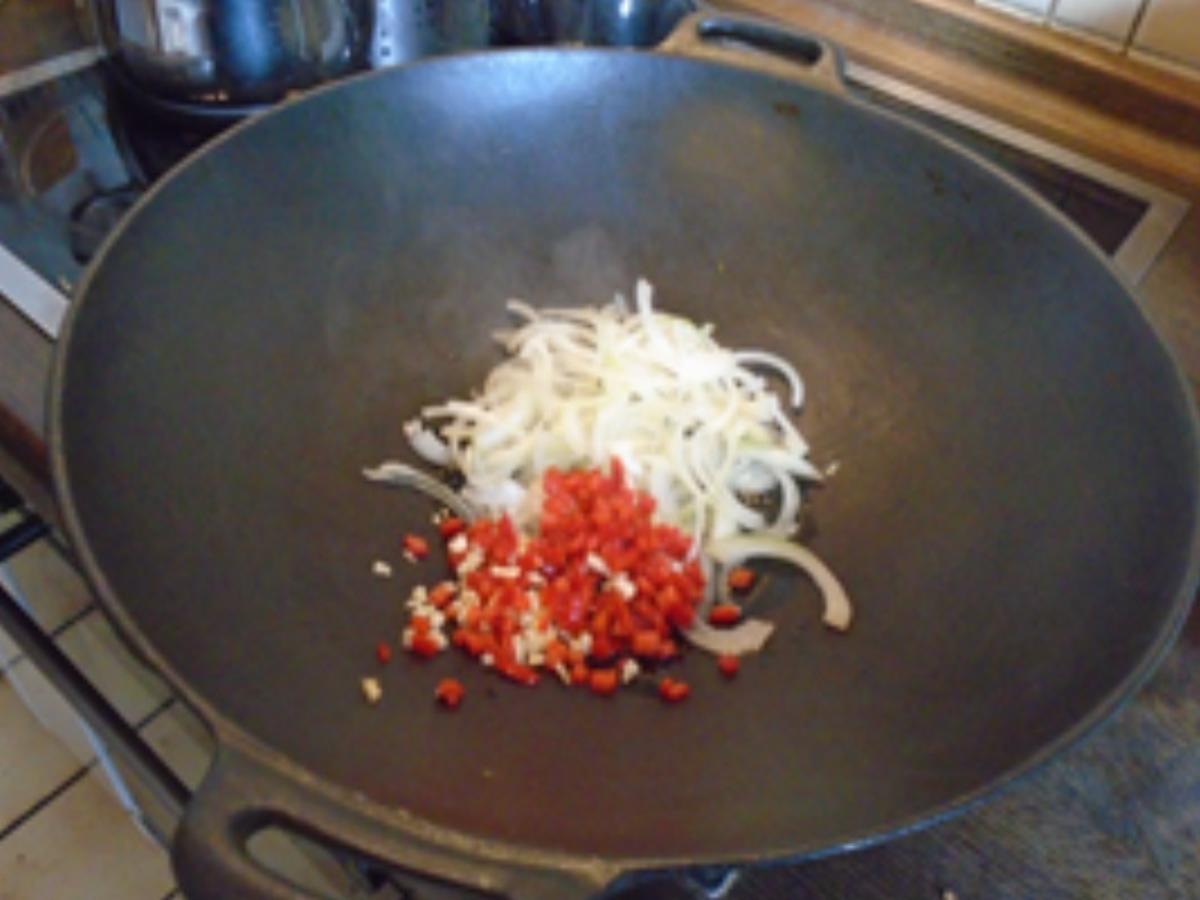 Chow Mein mit Hähnchenbrustfilet - Rezept - Bild Nr. 8