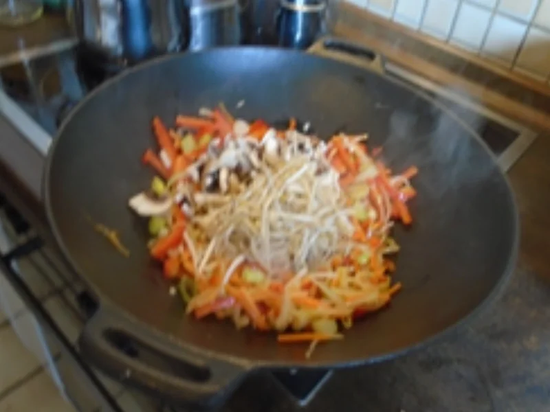 Chow Mein mit Hähnchenbrustfilet - Rezept - Bild Nr. 11