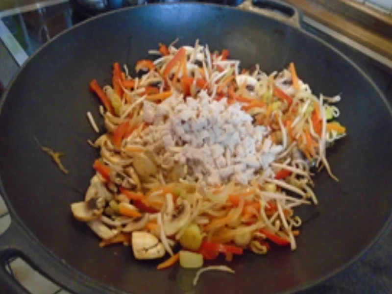 Chow Mein mit Hähnchenbrustfilet - Rezept - Bild Nr. 12