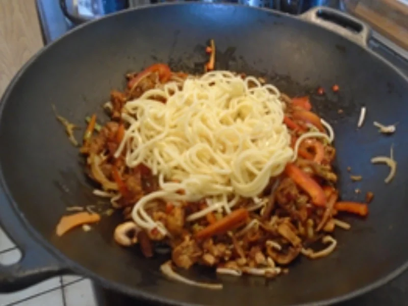 Chow Mein mit Hähnchenbrustfilet - Rezept - Bild Nr. 13