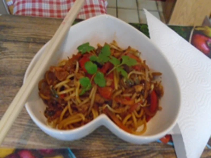 Chow Mein mit Hähnchenbrustfilet - Rezept - Bild Nr. 16