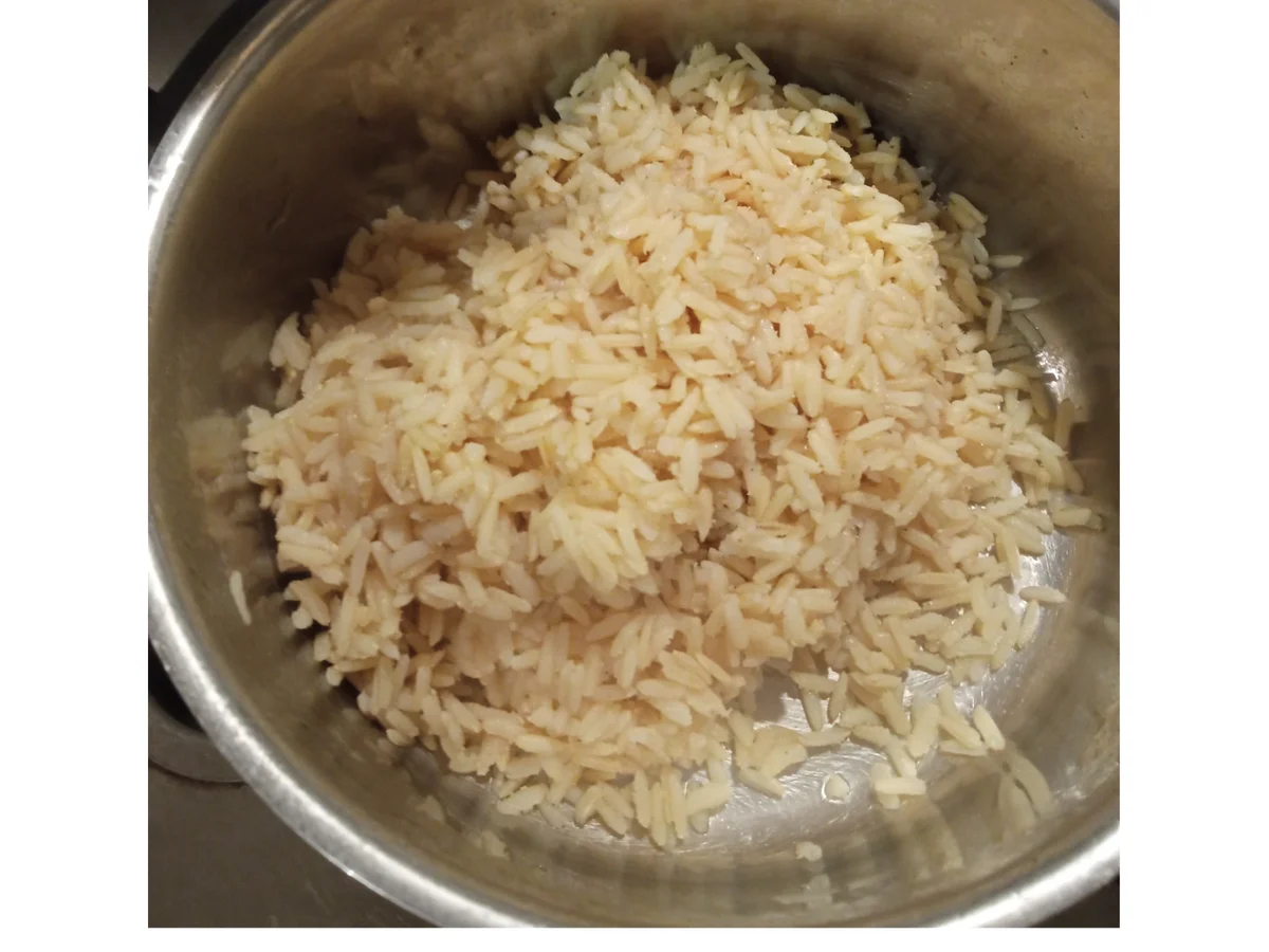 Gefüllte Paprikaschoten- Naturreis- und kleinem Salat. - Rezept - Bild Nr. 15454