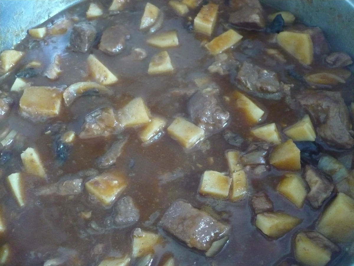 Rezept: Pastinaken - Pflaumen - Gulasch Bild Nr. 9 Pastinaken - Pflaumen - Gulasch - Rezept - Bild Nr. 9