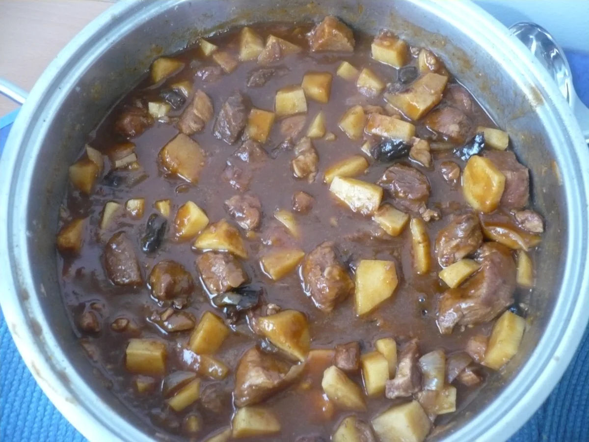 Rezept: Pastinaken - Pflaumen - Gulasch Bild Nr. 10 Pastinaken - Pflaumen - Gulasch - Rezept - Bild Nr. 10