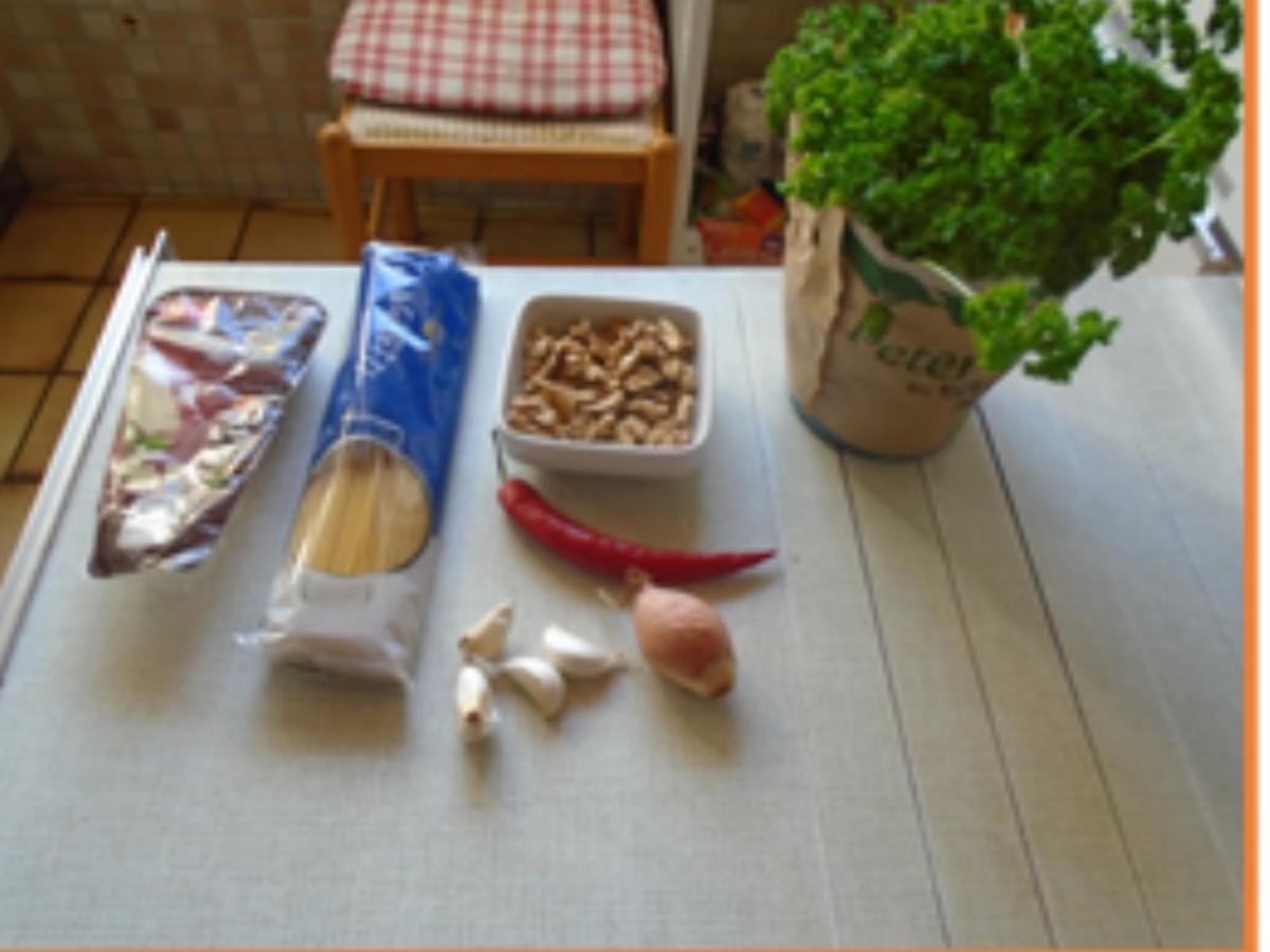 Spaghetti mit Schalotte, Knoblauch und Walnüssen - Rezept - Bild Nr. 5