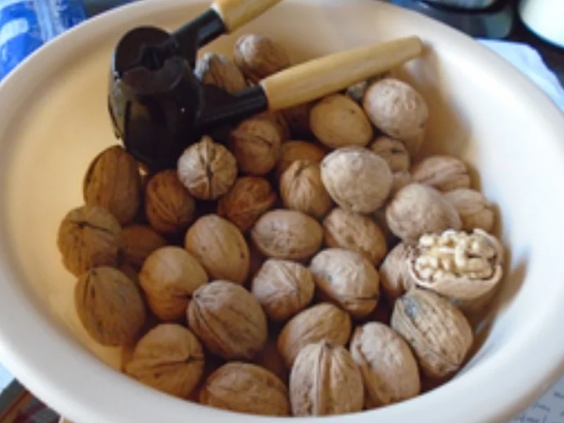 Spaghetti mit Schalotte, Knoblauch und Walnüssen - Rezept - Bild Nr. 7