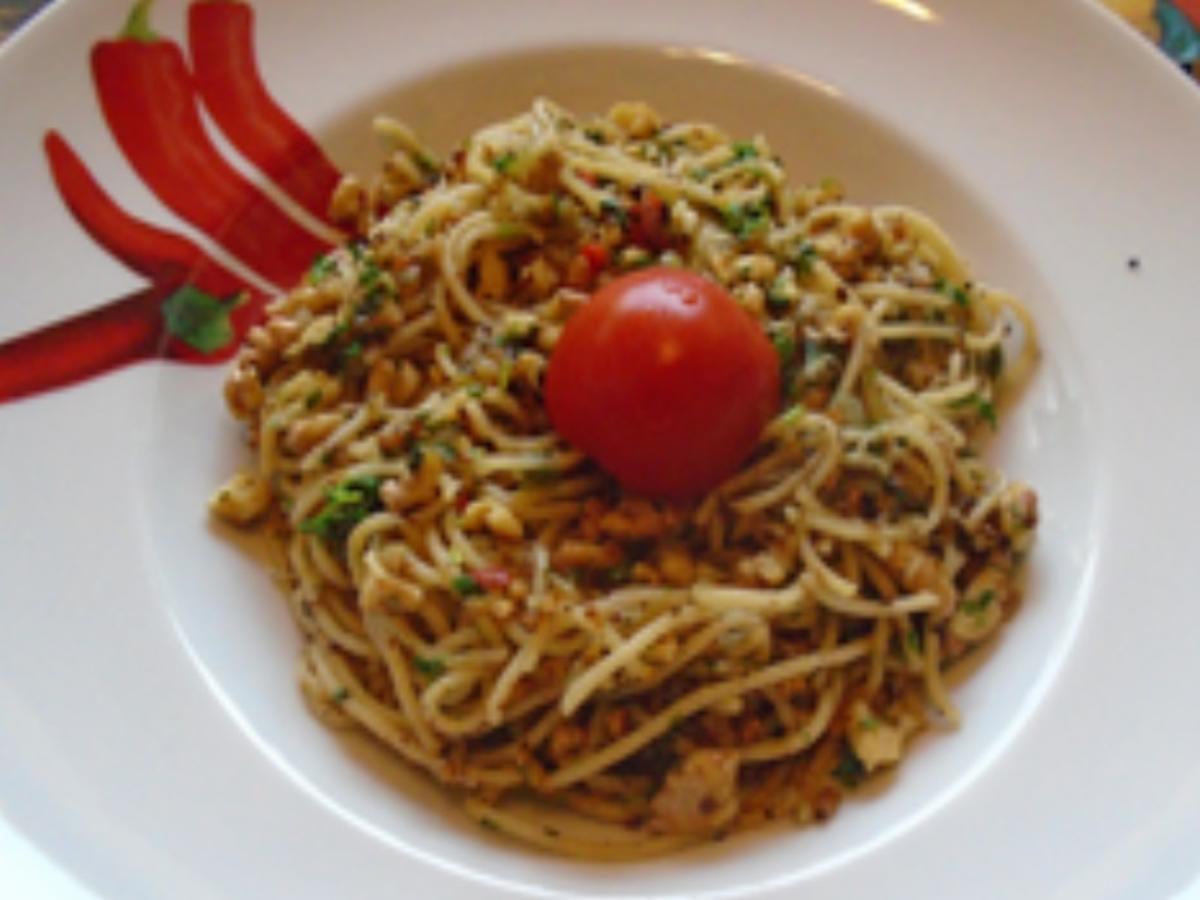 Spaghetti mit Schalotte, Knoblauch und Walnüssen - Rezept - Bild Nr. 26