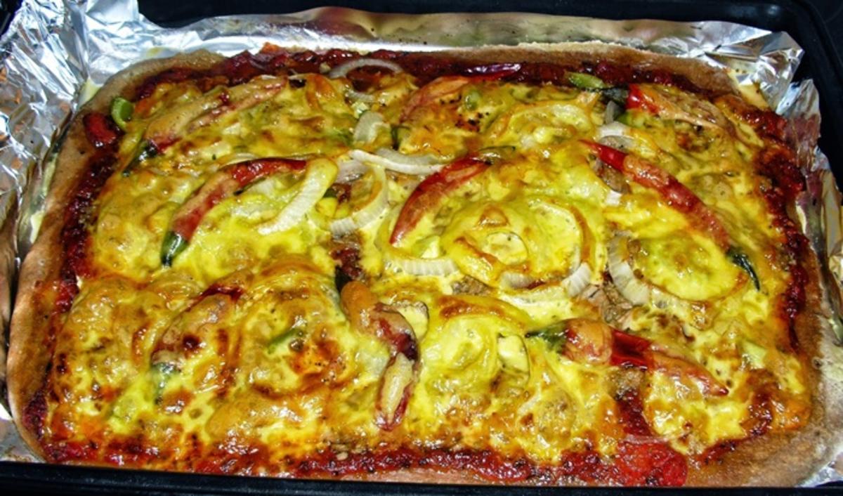 Rustikale Pizza mit Thunfisch - kulinarische Weltreise 02. 2022 - Rezept - Bild Nr. 15447