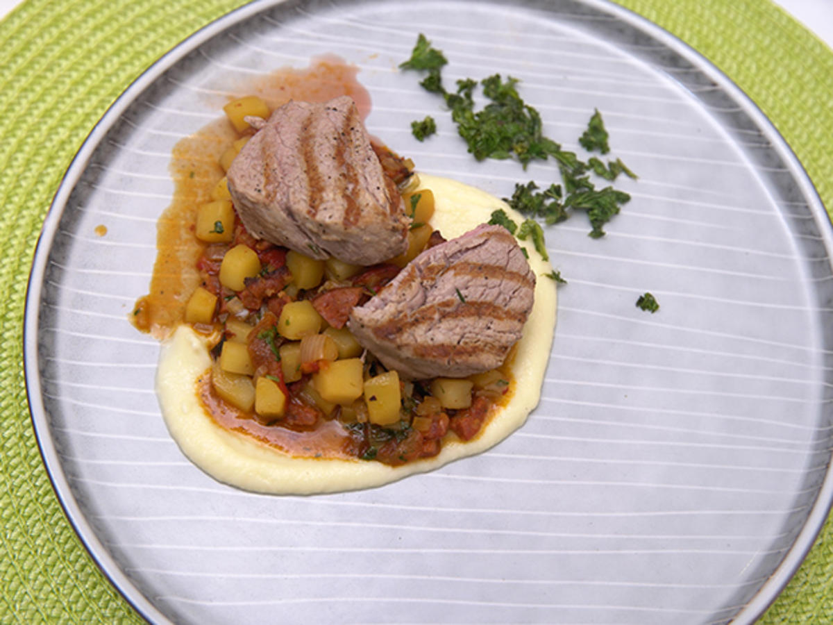 Kalbsfilet auf Paprika Kartoffel Sud - einfach - von Das perfekte Dinner Kalbsfilet auf Paprika Kartoffel Sud - einfach - von Das perfekte Dinner