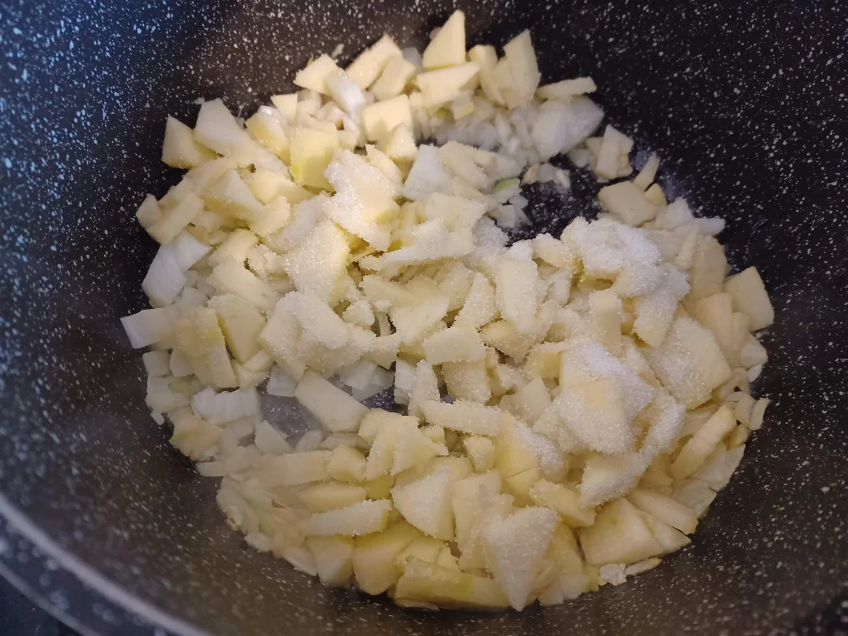 Schweinebraten mit Rotkohl und Salzkartoffeln - Rezept - Bild Nr. 15447