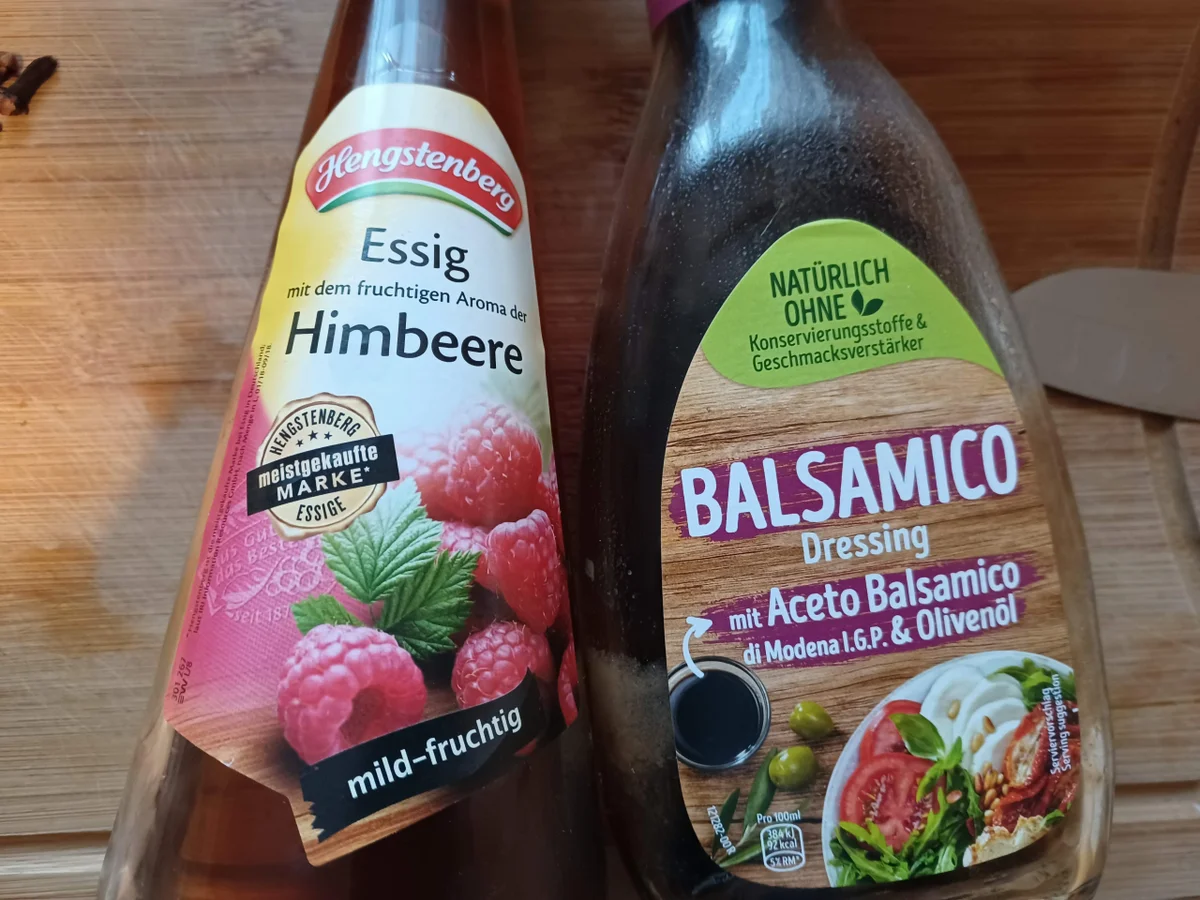 Schweinebraten mit Rotkohl und Salzkartoffeln - Rezept - Bild Nr. 15449