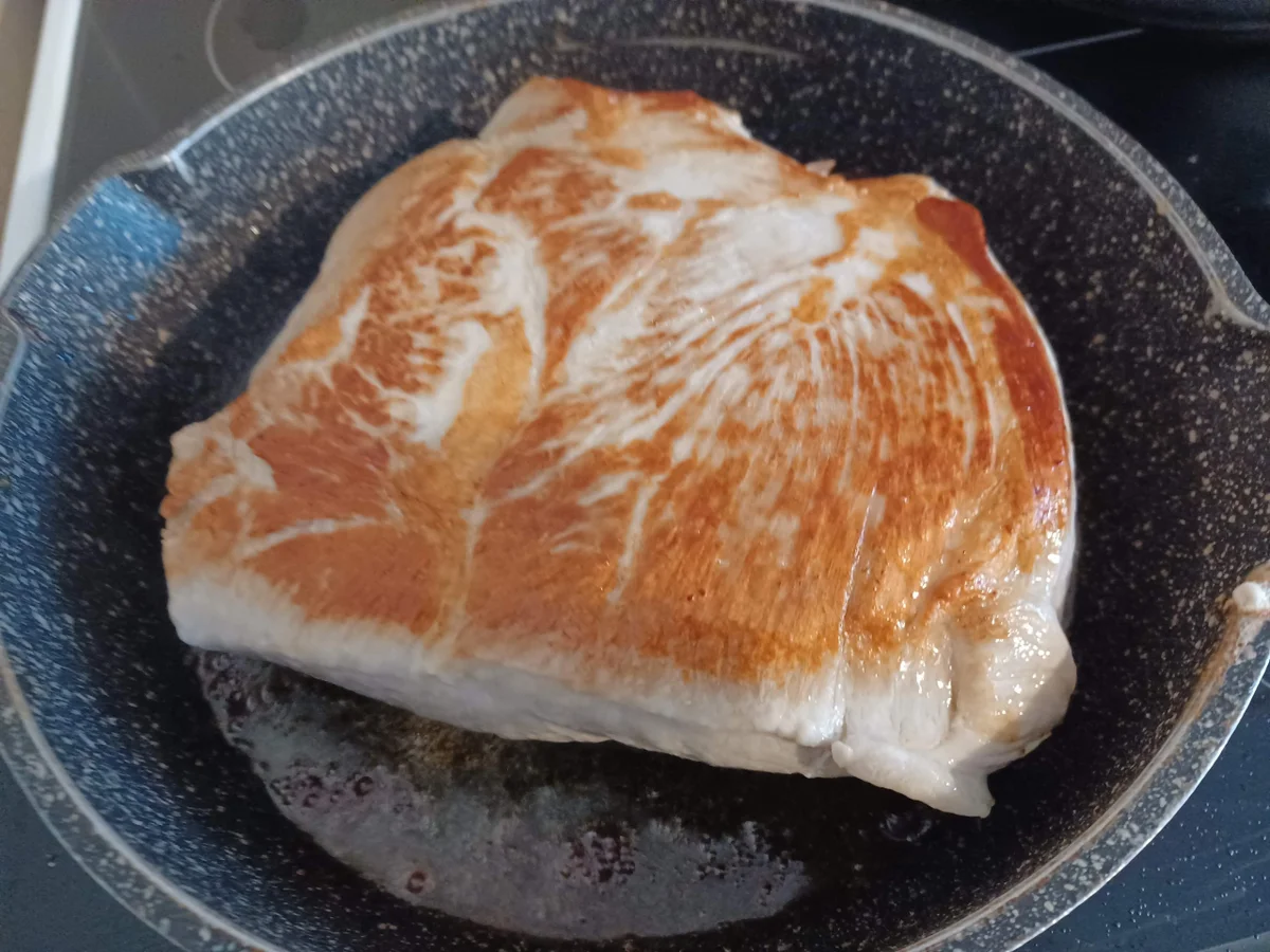 Schweinebraten mit Rotkohl und Salzkartoffeln - Rezept - Bild Nr. 15451