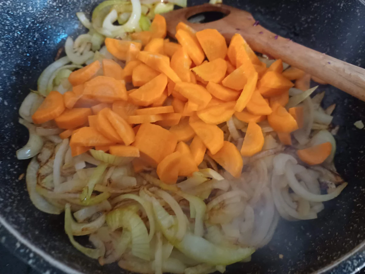 Schweinebraten mit Rotkohl und Salzkartoffeln - Rezept - Bild Nr. 15453