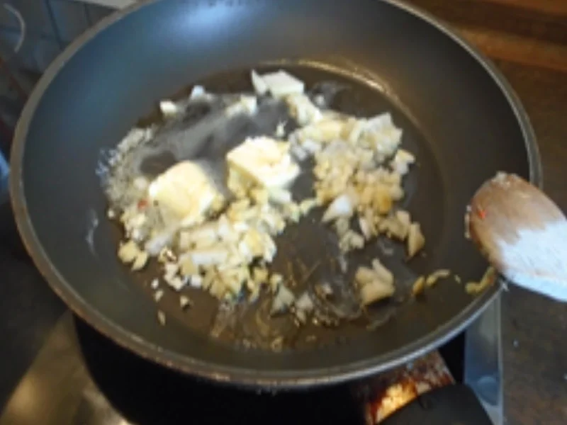 Rezept: Gemüsebuletten mit Rahm-Blattspinat und pikanten Rührei Bild Nr. 15457 Gemüsebuletten mit Rahm-Blattspinat und pikanten Rührei - Rezept - Bild Nr. 15457