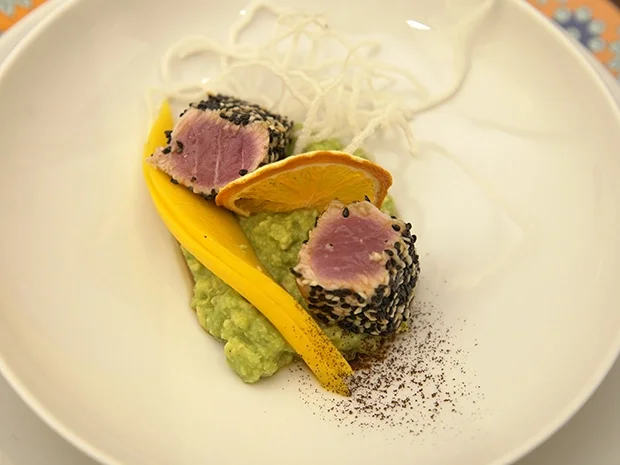 Rezept: Kurzgebratener Thunfisch mit Sesam, Avocado, Orange und Mango Bild Nr. 2 Kurzgebratener Thunfisch mit Sesam, Avocado, Orange und Mango - Rezept - Bild Nr. 2