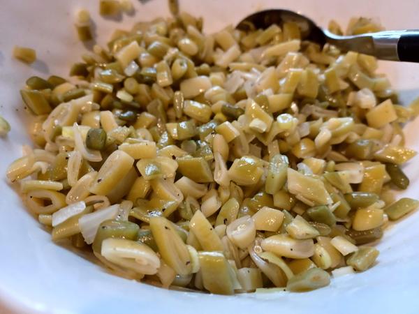 Bohnensalat aus gelben und grünen Bohnen - schnell &amp; einfach - von loewe_bs
