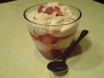 Rezept: Erdbeer-Karamell-Creme Erdbeer-Karamell-Creme - Rezept