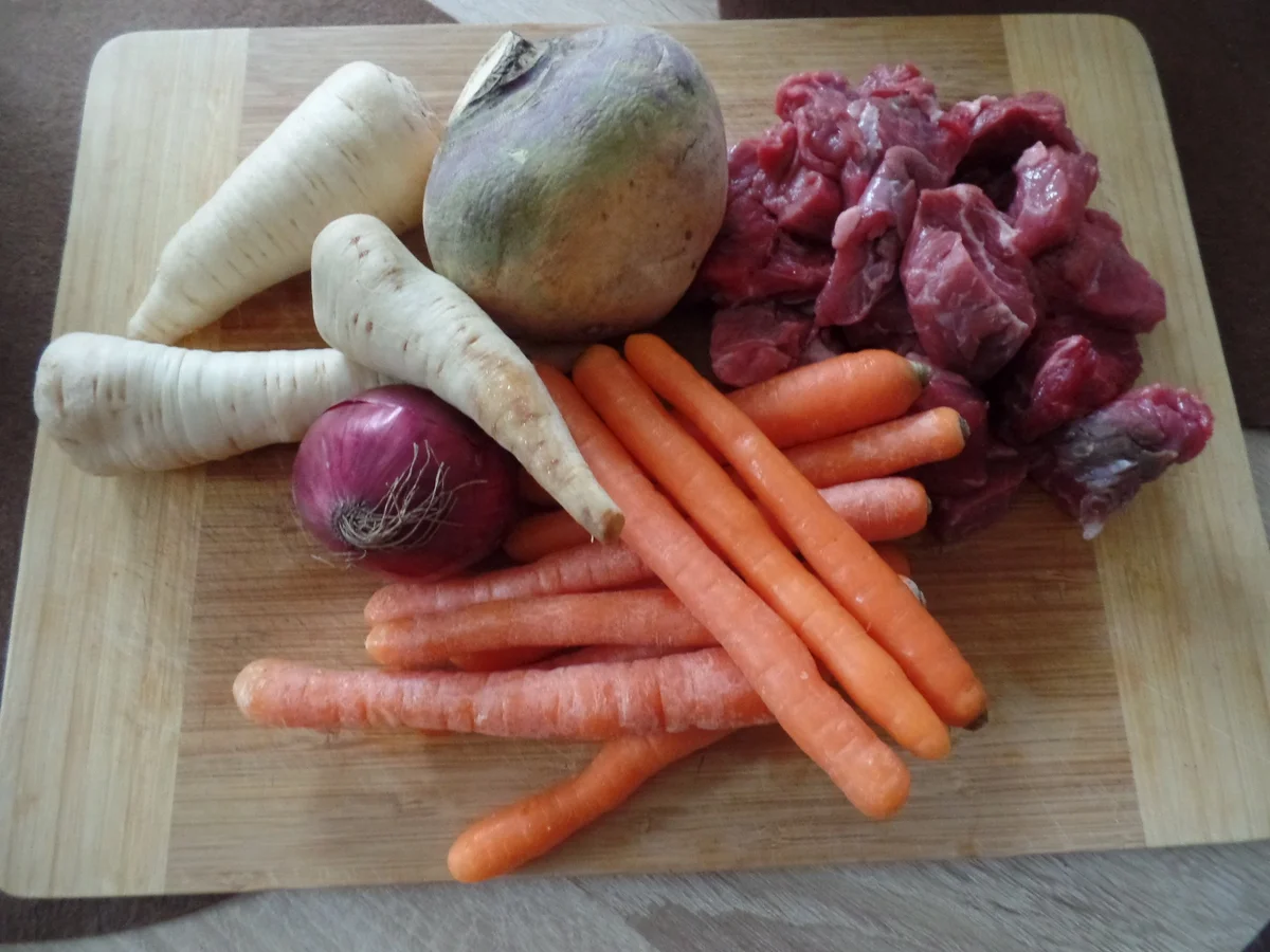 Bier-Gulasch mit Nudeln - Rezept - Bild Nr. 15450