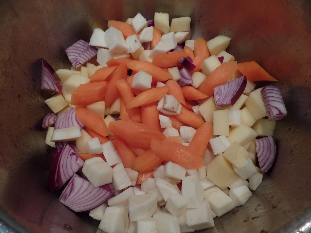 Bier-Gulasch mit Nudeln - Rezept - Bild Nr. 15453