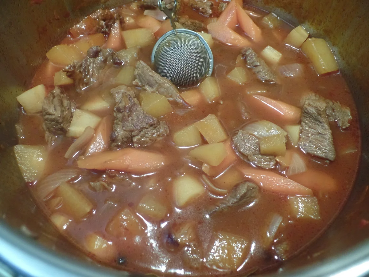 Bier-Gulasch mit Nudeln - Rezept - Bild Nr. 15463