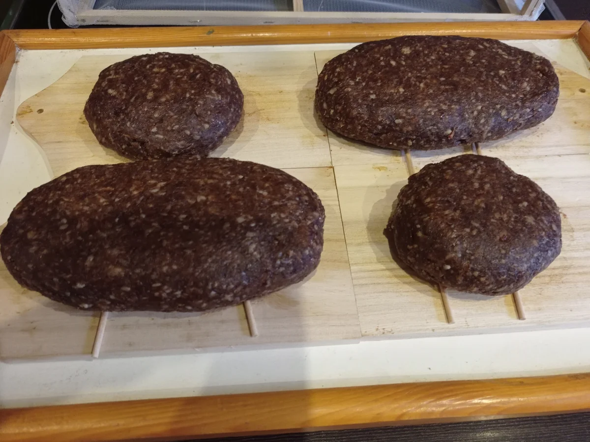 Rezept: Brettsalami Bild Nr. 15451 Brettsalami - Rezept - Bild Nr. 15451