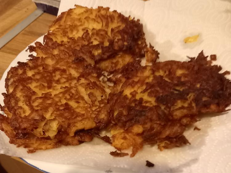 Reibeplätzchen - Kartoffelpuffer oder Reibekuchen - Rezept - kochbar.de