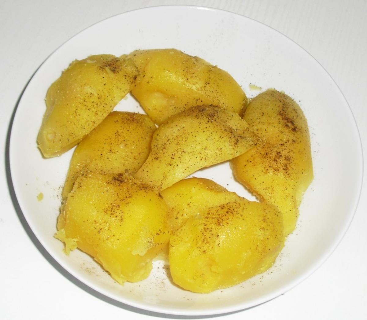 Lachsfilet mit Avocadocreme und Sesamkartoffeln - Rezept - Bild Nr. 15454