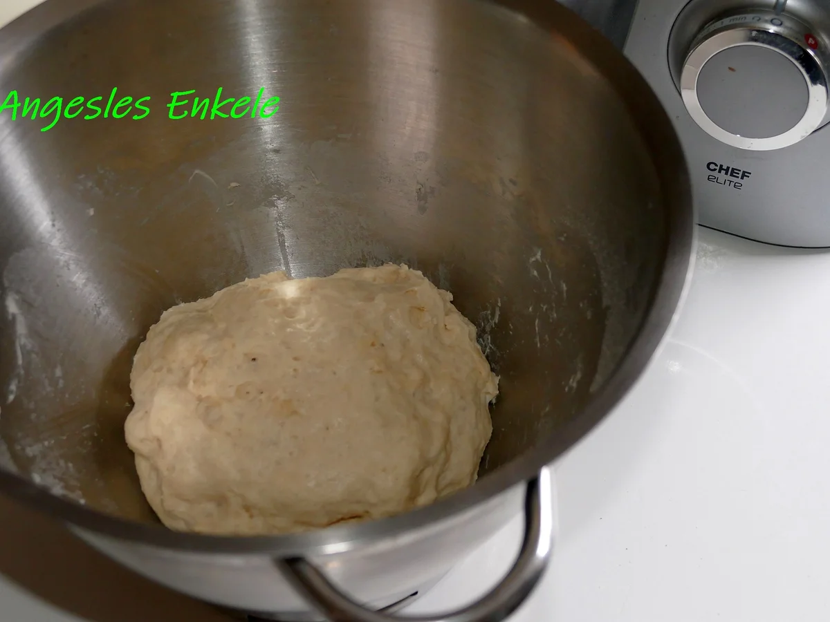 Gugelhupf Elsäßer Art mit Munsterkäse und Speck - Rezept - Bild Nr. 15449