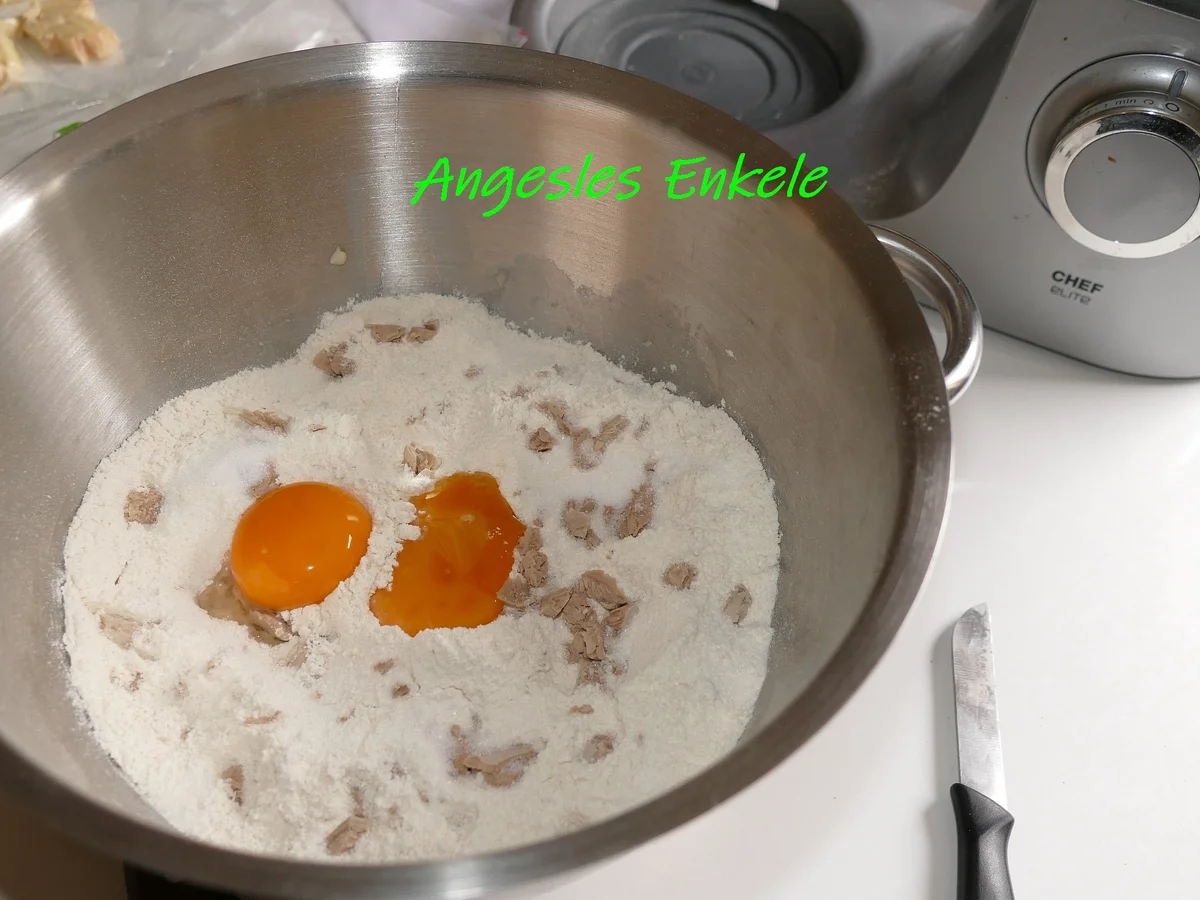 Gugelhupf Elsäßer Art mit Munsterkäse und Speck - Rezept - Bild Nr. 15450