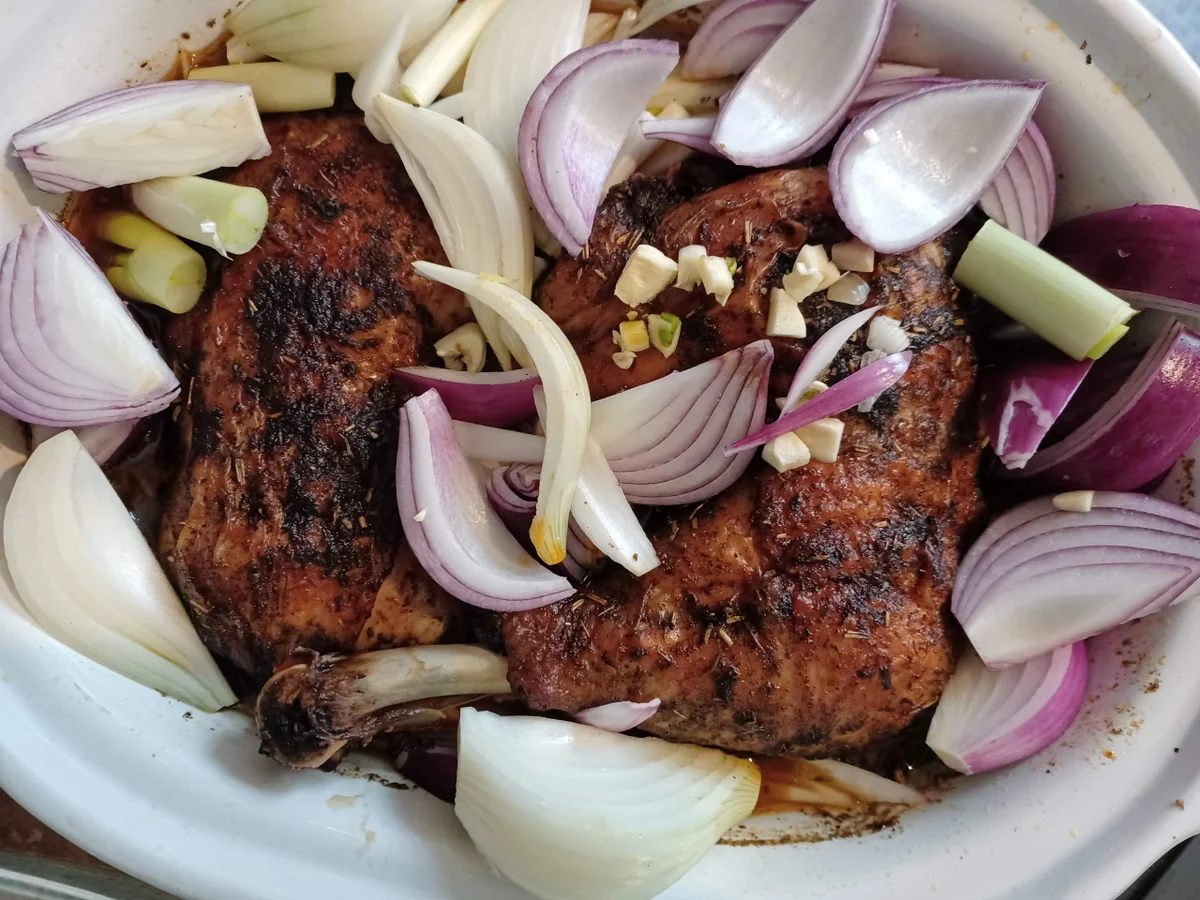 Rezept: Hähnchenschenkel mit Zwiebelgemüse Bild Nr. 15456 Hähnchenschenkel mit Zwiebelgemüse - Rezept - Bild Nr. 15456