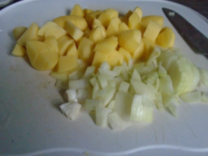 Linsen-Kartoffel-Stampf mit Spiegelei und Gewürzgurke - Rezept - Bild Nr. 4