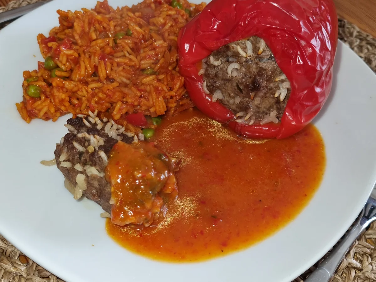 Gefüllte Paprika mit Djuvec Reis - Rezept - Bild Nr. 15478