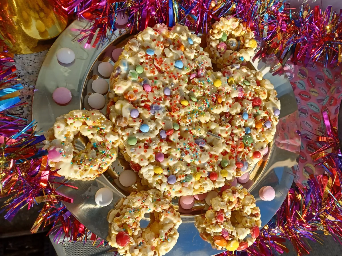 Rezept: Bunter Popcorn - Kuchen Bild Nr. 15481 Bunter Popcorn - Kuchen - Rezept - Bild Nr. 15481