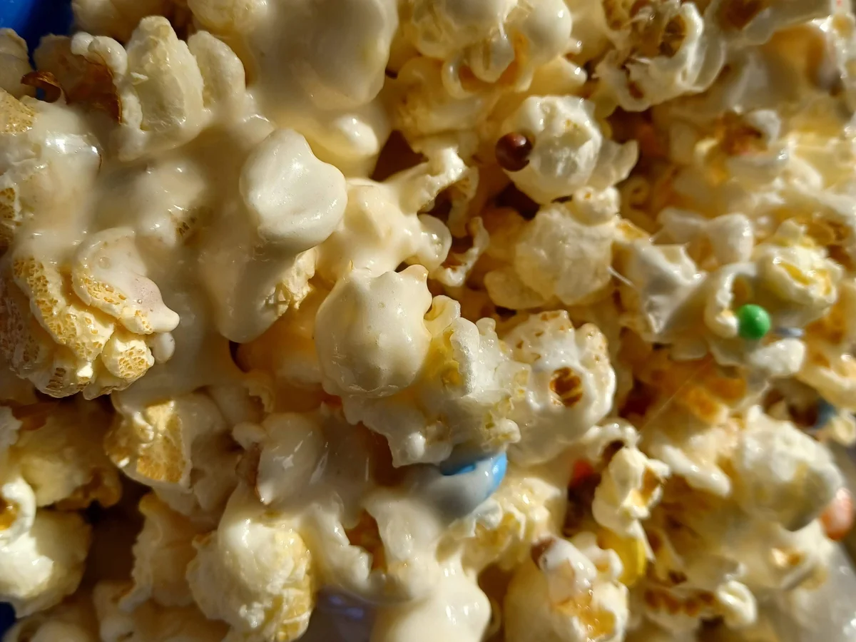 Rezept: Bunter Popcorn - Kuchen Bild Nr. 15490 Bunter Popcorn - Kuchen - Rezept - Bild Nr. 15490